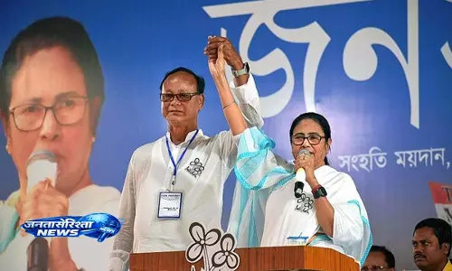 राजनीतिक ड्रामा: असली TMC पर विवाद बढ़ा,19 सांसद अलग राजनीतिक ड्रामा: असली TMC पर विवाद बढ़ा,19 सांसद अलग