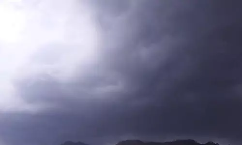 बदला मौसम का मिजाज, तेज हवाओं और बारिश से तापमान में आई गिरावट