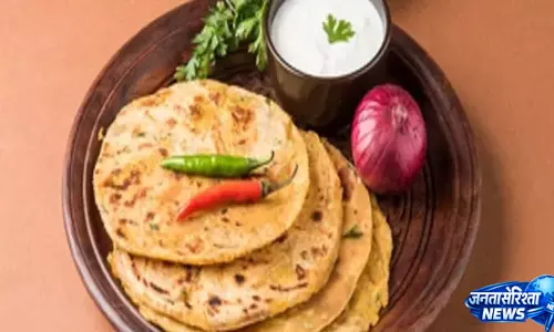आलू पराठे में नया स्वाद, खास मसाले और टिप्स आलू पराठे में नया स्वाद, खास मसाले और टिप्स