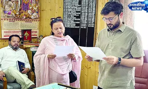 कुल्लू नगर परिषद के पार्षदों ने संभाली कुर्सी कुल्लू नगर परिषद के पार्षदों ने संभाली कुर्सी