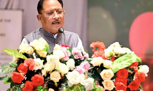 फिल्में समाज में सकारात्मक बदलाव की सशक्त माध्यम हैं: CM साय फिल्में समाज में सकारात्मक बदलाव की सशक्त माध्यम हैं: CM साय
