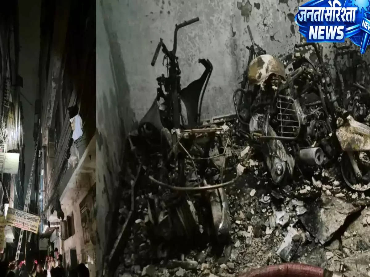 Delhi के तुगलकाबाद में भीषण आग, तीन लोगों की दर्दनाक मौत Delhi के तुगलकाबाद में भीषण आग, तीन लोगों की दर्दनाक मौत