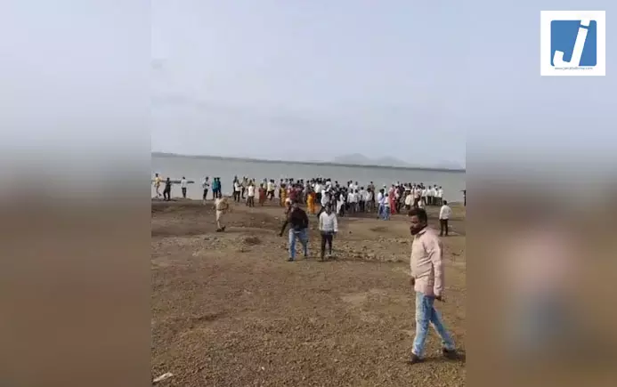 बांध में चार लोग डूबे, मृतकों में तीन चचेरे भाई-बहन और एक युवती शामिल बांध में चार लोग डूबे, मृतकों में तीन चचेरे भाई-बहन और एक युवती शामिल