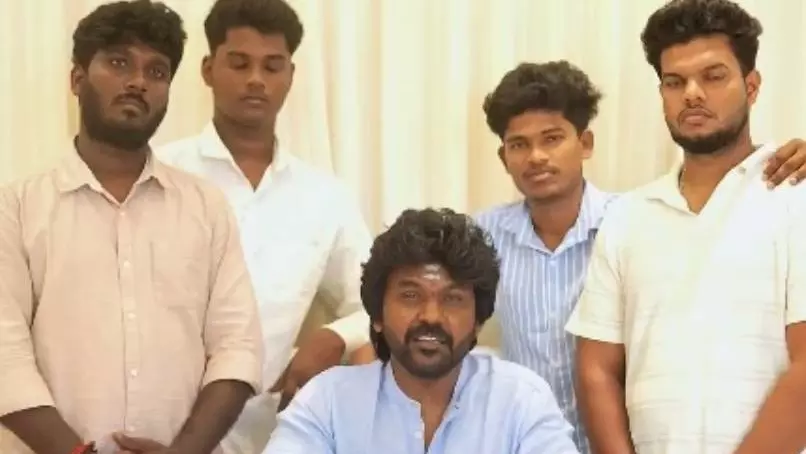 Raghava Lawrence ने राजनीति में आने को लेकर फैंस से राय मांगी Raghava Lawrence ने राजनीति में आने को लेकर फैंस से राय मांगी