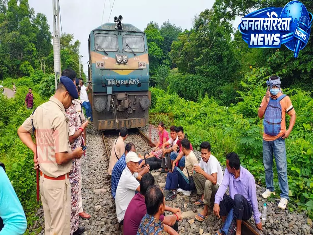 Tripura में 72 घंटे के बंद का असर, सरेंडर विद्रोही की शांति समझौता मांग से बढ़ा तनाव Tripura में 72 घंटे के बंद का असर, सरेंडर विद्रोही की शांति समझौता मांग से बढ़ा तनाव