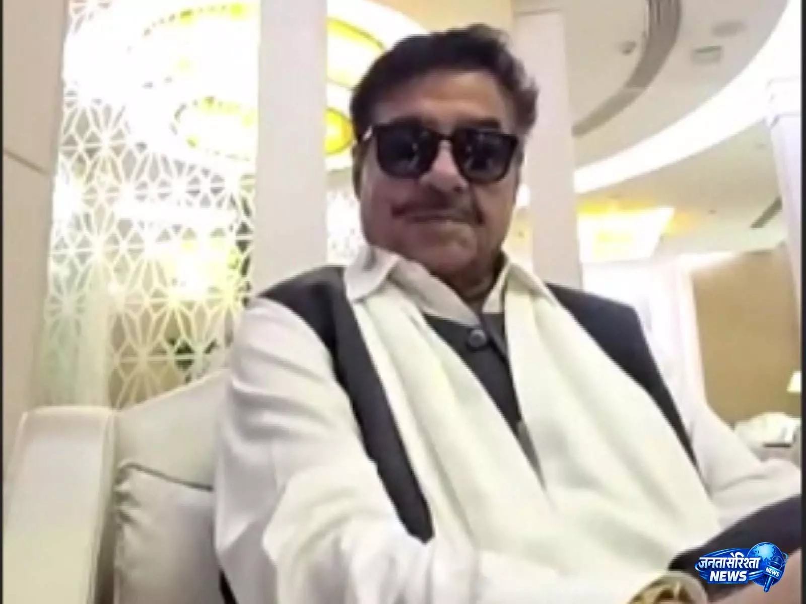 Shatrughan Sinha का ममता बनर्जी को समर्थन, गठबंधन की अटकलों को किया खारिज Shatrughan Sinha का ममता बनर्जी को समर्थन, गठबंधन की अटकलों को किया खारिज