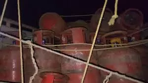 Assam के बोंगईगांव में 60 LPG सिलेंडर ले जा रही गाड़ी ज़ब्त; कालाबाज़ारी की आशंका Assam के बोंगईगांव में 60 LPG सिलेंडर ले जा रही गाड़ी ज़ब्त; कालाबाज़ारी की आशंका