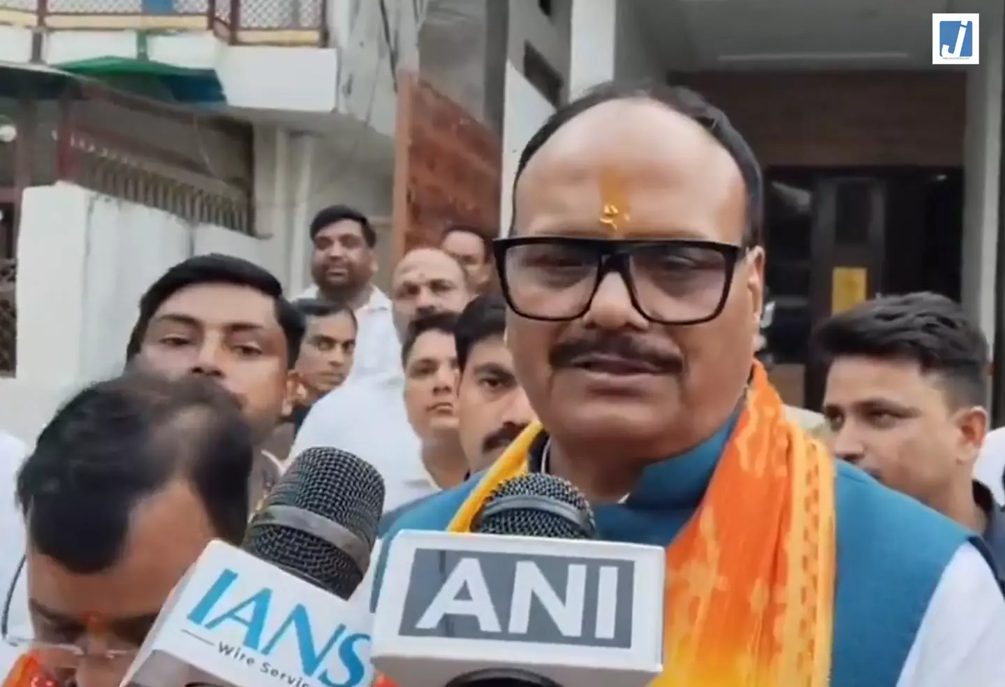 मोदी सरकार के 12 साल पर घर-घर जनसंपर्क अभियान, जनता का आशीर्वाद प्रधानमंत्री को मिल रहा: ब्रजेश पाठक मोदी सरकार के 12 साल पर घर-घर जनसंपर्क अभियान, जनता का आशीर्वाद प्रधानमंत्री को मिल रहा: ब्रजेश पाठक