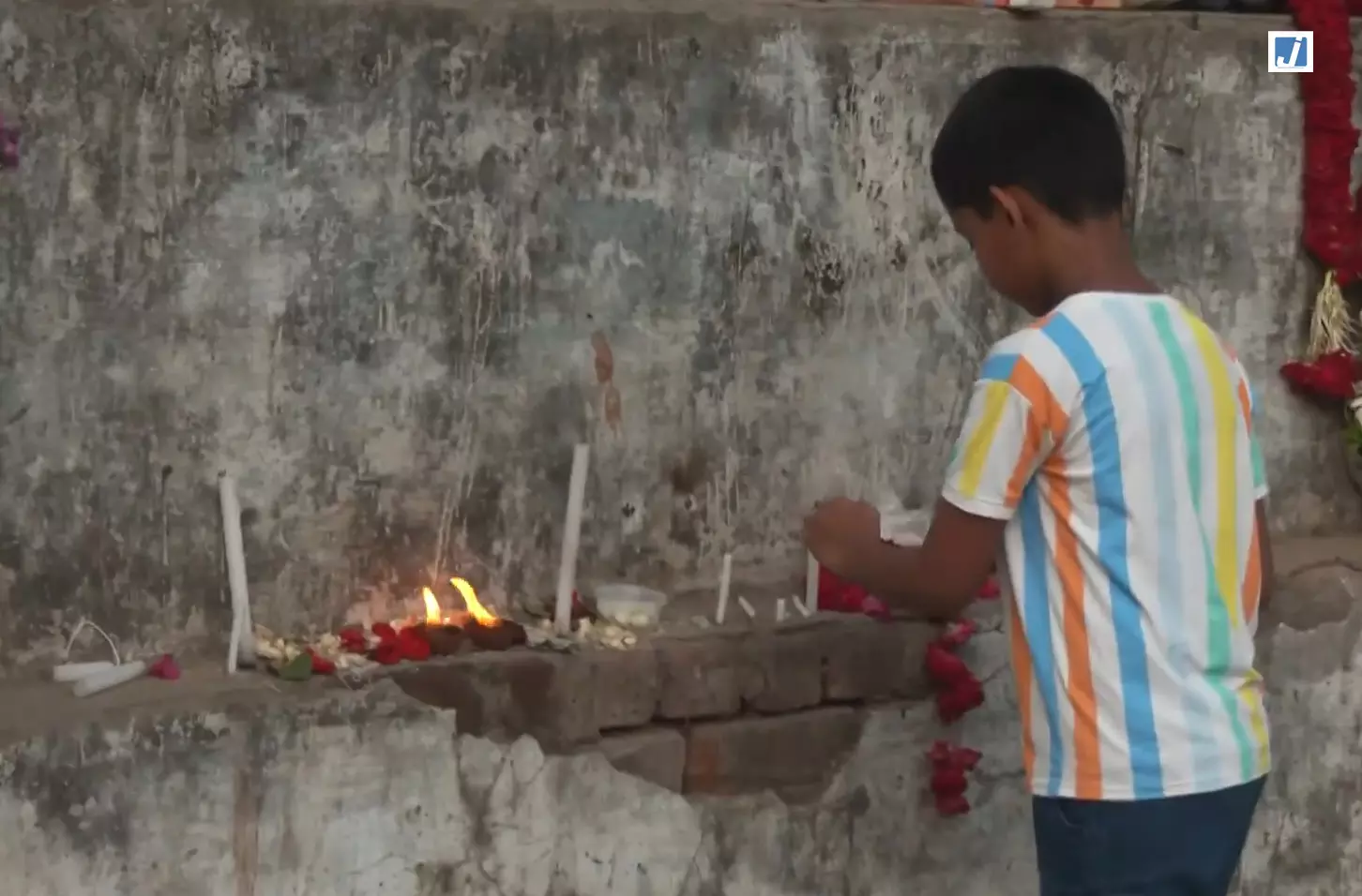 AI-171 विमान हादसे की पहली बरसी पर अहमदाबाद में श्रद्धांजलि AI-171 विमान हादसे की पहली बरसी पर अहमदाबाद में श्रद्धांजलि