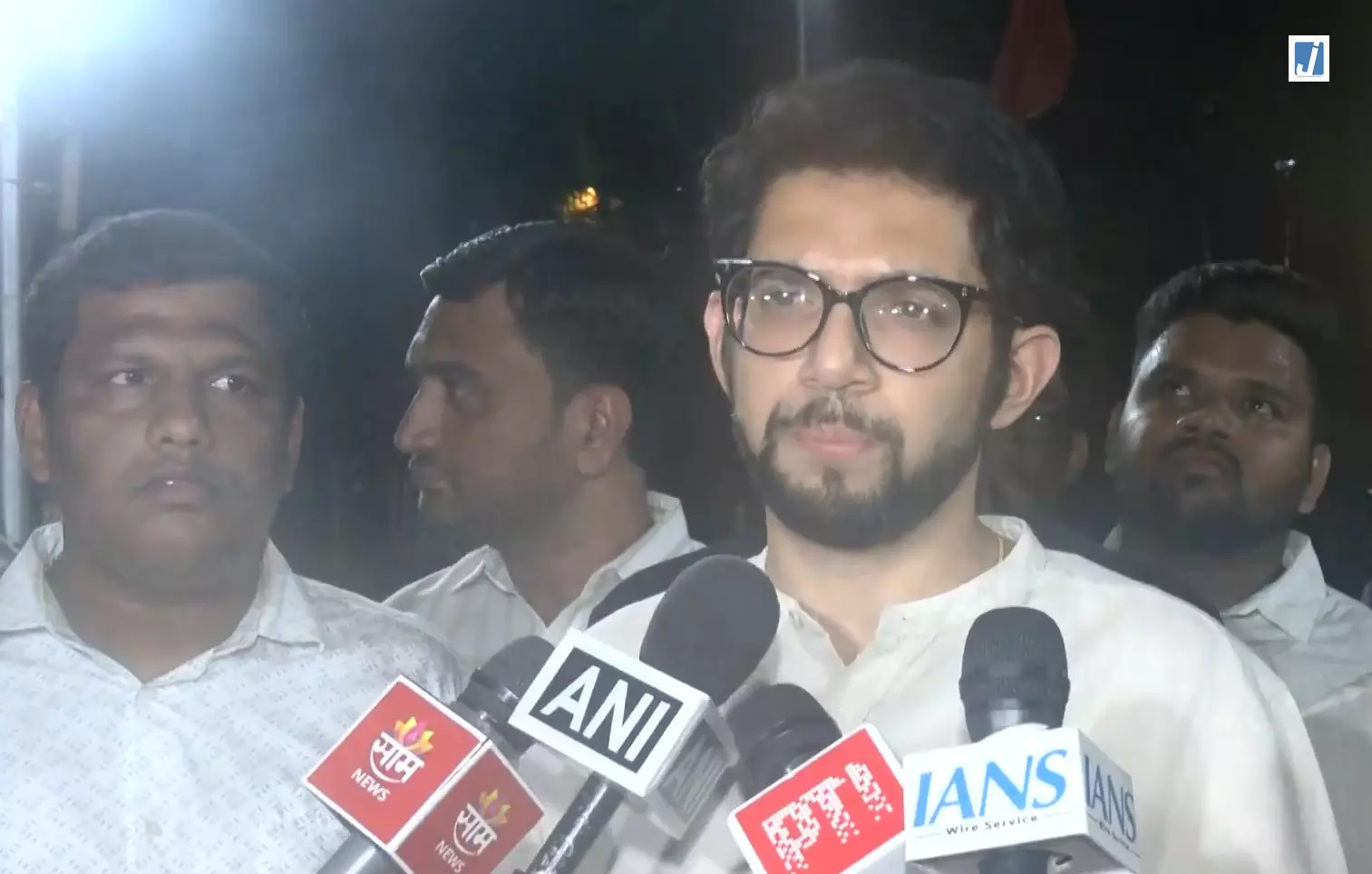 टीएमसी को लेकर आदित्य ठाकरे का बयान, बोले- ‘डरपोक और कृतघ्न लोग पार्टी छोड़ रहे हैं’