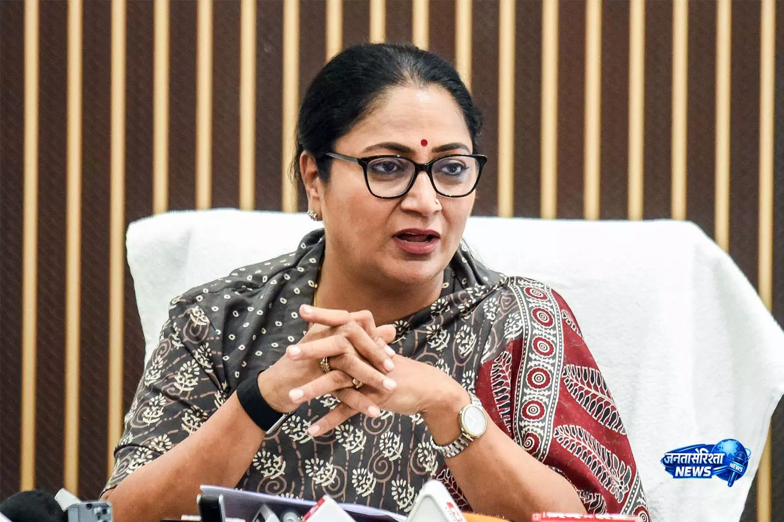 दिल्ली CM रेखा गुप्ता ने मलवीय नगर आग और साकेत भवन हादसे के पीड़ितों को दी श्रद्धांजलि दिल्ली CM रेखा गुप्ता ने मलवीय नगर आग और साकेत भवन हादसे के पीड़ितों को दी श्रद्धांजलि