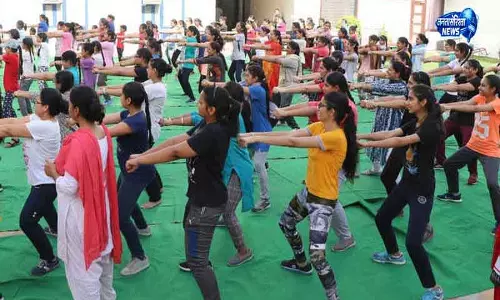 Delhi: 2,000 से ज़्यादा लोगों ने आत्मरक्षा कैंप में हिस्सा लिया Delhi: 2,000 से ज़्यादा लोगों ने आत्मरक्षा कैंप में हिस्सा लिया