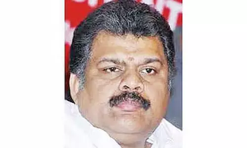 Mettur बांध न खुलने से डेल्टा किसानों की चिंता बढ़ी Mettur बांध न खुलने से डेल्टा किसानों की चिंता बढ़ी