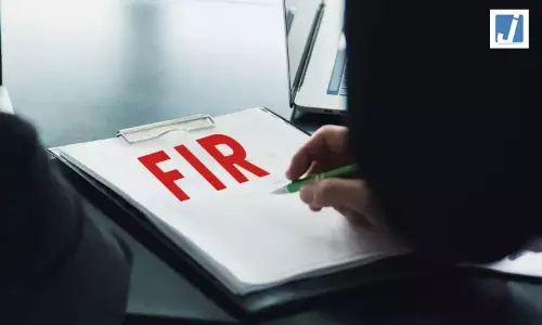मेडिकल यूनिवर्सिटी में भर्ती बंदी फरार, दो पुलिसकर्मियों समेत तीन पर FIR दर्ज मेडिकल यूनिवर्सिटी में भर्ती बंदी फरार, दो पुलिसकर्मियों समेत तीन पर FIR दर्ज