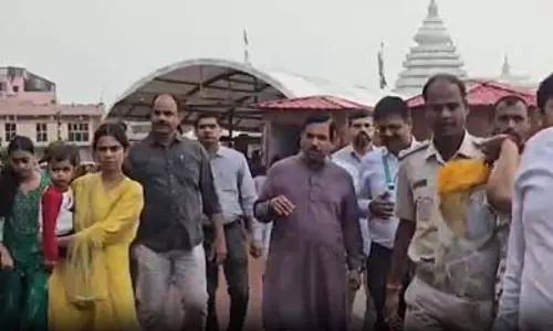 केंद्रीय मंत्री प्रल्हाद जोशी ने किए जगन्नाथ मंदिर में दर्शन, पीएम मोदी के लिए मांगा आशीर्वाद केंद्रीय मंत्री प्रल्हाद जोशी ने किए जगन्नाथ मंदिर में दर्शन, पीएम मोदी के लिए मांगा आशीर्वाद