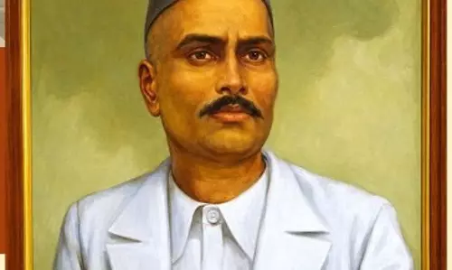 गणेश दामोदर सावरकर की जयंती पर नितिन गडकरी समेत भाजपा नेताओं ने दी श्रद्धांजिल गणेश दामोदर सावरकर की जयंती पर नितिन गडकरी समेत भाजपा नेताओं ने दी श्रद्धांजिल