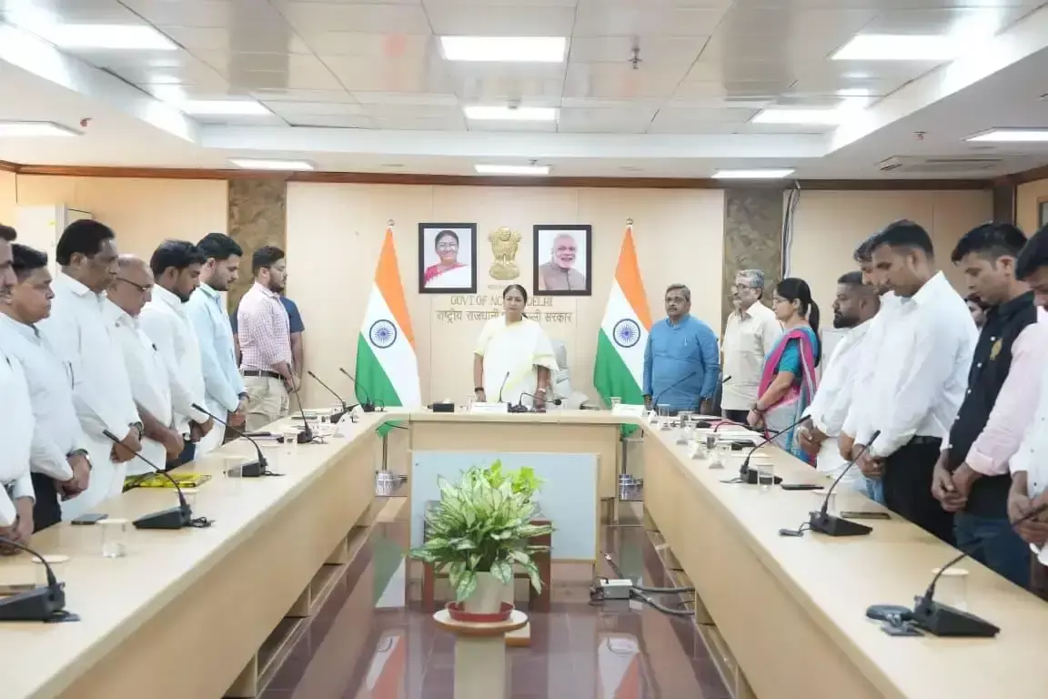 New Delhi: मालवीय नगर और साकेत भवन हादसे के प्रभावितों के लिए मुआवजे का ऐलान New Delhi: मालवीय नगर और साकेत भवन हादसे के प्रभावितों के लिए मुआवजे का ऐलान