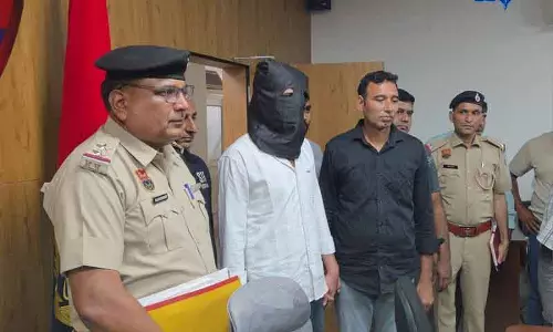Hisar पुलिस ने दिनेश खैरमपुरिया को साइप्रस से लाया Hisar पुलिस ने दिनेश खैरमपुरिया को साइप्रस से लाया