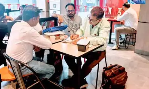 12 दुकानों में खाद्य विभाग की दबिश, साफ-सफाई रखने दी गई चेतावनी