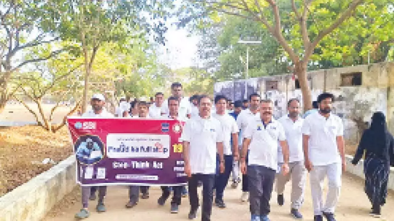 SBI ने वारंगल में साइबर धोखाधड़ी के बारे में जागरूकता कार्यक्रम आयोजित SBI ने वारंगल में साइबर धोखाधड़ी के बारे में जागरूकता कार्यक्रम आयोजित
