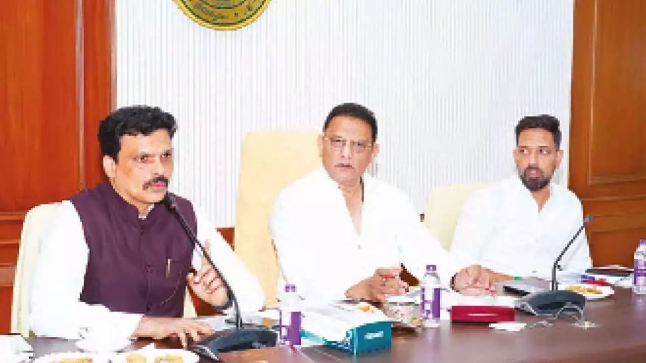 Telangana: अल्पसंख्यक कल्याण मंत्री ने मुहर्रम की तैयारियों का जायज़ा लिया Telangana: अल्पसंख्यक कल्याण मंत्री ने मुहर्रम की तैयारियों का जायज़ा लिया