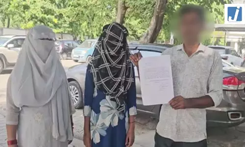 नाबालिग को बहला-फुसलाकर ले जाने और रेप का आरोप, जान से मारने की धमकी पर मुकदमा दर्ज नाबालिग को बहला-फुसलाकर ले जाने और रेप का आरोप, जान से मारने की धमकी पर मुकदमा दर्ज