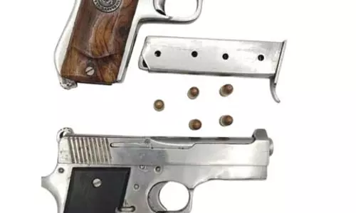 पुलिस ने 2 देसी पिस्तौल के साथ दो गैंगस्टर को बठिंडा में किया गिरफ्तार पुलिस ने 2 देसी पिस्तौल के साथ दो गैंगस्टर को बठिंडा में किया गिरफ्तार
