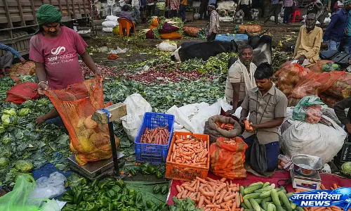 मई में खुदरा महंगाई बढ़कर 3.93%, खाने-पीने और ईंधन की कीमतों ने बढ़ाया दबाव