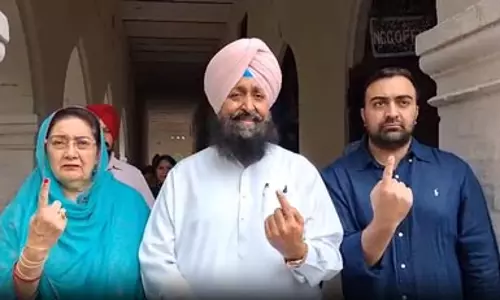 पंजाब: नगर परिषद चुनाव के लिए प्रताप सिंह बाजवा ने डाला वोट, केजरीवाल और भगवंत मान पर साधा निशाना पंजाब: नगर परिषद चुनाव के लिए प्रताप सिंह बाजवा ने डाला वोट, केजरीवाल और भगवंत मान पर साधा निशाना