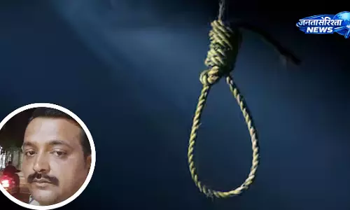 Gwalior ; पुलिस कॉन्स्टेबल अपने सरकारी क्वार्टर में मृत मिला, जांच जारी Gwalior ; पुलिस कॉन्स्टेबल अपने सरकारी क्वार्टर में मृत मिला, जांच जारी