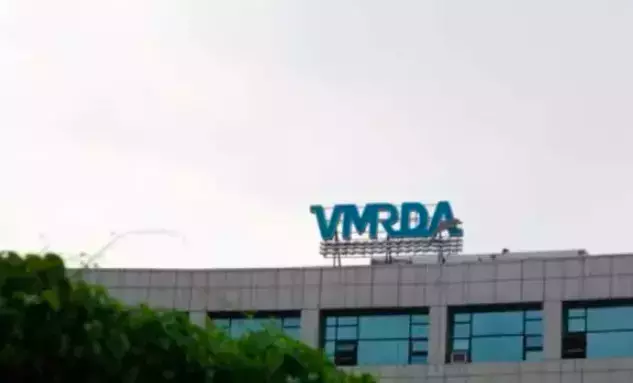 VMRDA ने राज्य सरकार को संशोधित मास्टर प्लान-2041 सौंपा VMRDA ने राज्य सरकार को संशोधित मास्टर प्लान-2041 सौंपा