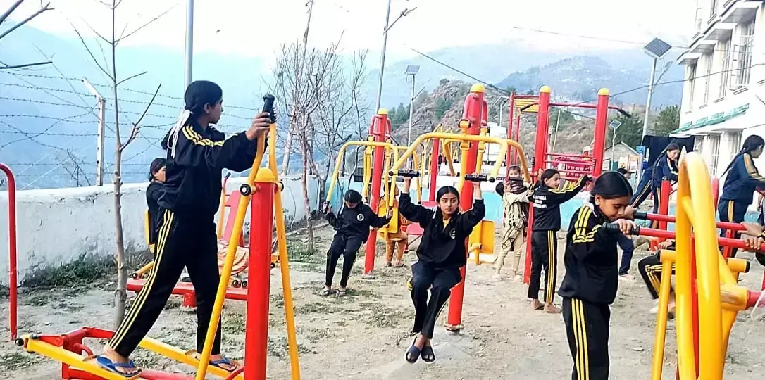 Shimla: पीएम श्री स्कूलों में खेल सुविधाओं का विस्तार, ओपन जिम बनेगा Shimla: पीएम श्री स्कूलों में खेल सुविधाओं का विस्तार, ओपन जिम बनेगा