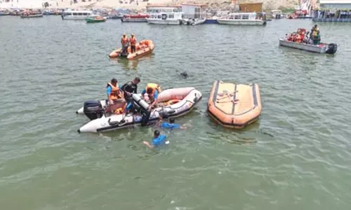 प्रयागराज में सेना ने बाढ़ राहत को लेकर की व्यापक मॉक ड्रिल, संगम क्षेत्र में की गई तैयारियों की पड़ताल प्रयागराज में सेना ने बाढ़ राहत को लेकर की व्यापक मॉक ड्रिल, संगम क्षेत्र में की गई तैयारियों की पड़ताल