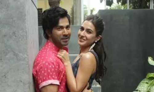 Varun Dhawan ने बताया कि वह सारा अली खान से पहली बार कैसे मिले थे Varun Dhawan ने बताया कि वह सारा अली खान से पहली बार कैसे मिले थे