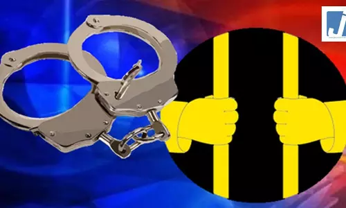 उधारी विवाद में युवक को पीटा और निर्वस्त्र कर घुमाया, 5 आरोपी गिरफ्तार उधारी विवाद में युवक को पीटा और निर्वस्त्र कर घुमाया, 5 आरोपी गिरफ्तार