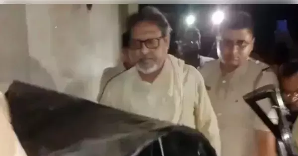 Hooghly: राहत सामग्री घोटाले में तृणमूल नेता की गिरफ्तारी से हड़कंप Hooghly: राहत सामग्री घोटाले में तृणमूल नेता की गिरफ्तारी से हड़कंप
