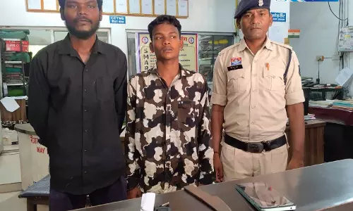 लूट की दो वारदातों का खुलासा, दो आरोपी गिरफ्तार लूट की दो वारदातों का खुलासा, दो आरोपी गिरफ्तार