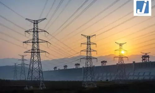 Delhi News: दिल्ली में 500 यूनिट से अधिक बिजली खपत करने वालों पर बढ़ेगा बिल का बोझ, डीईआरसी ने पीपीएसी लागू करने को दी मंजूरी