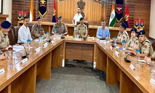 Jammu: अमरनाथ यात्रा 2026 की तैयारियों को लेकर जम्मू में सुरक्षा समीक्षा बैठक Jammu: अमरनाथ यात्रा 2026 की तैयारियों को लेकर जम्मू में सुरक्षा समीक्षा बैठक
