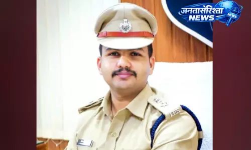 कन्नूर जिले को पहली बार मिला IPS पुलिस प्रमुख, P. निधिनराज ने संभाला पदभार कन्नूर जिले को पहली बार मिला IPS पुलिस प्रमुख, P. निधिनराज ने संभाला पदभार