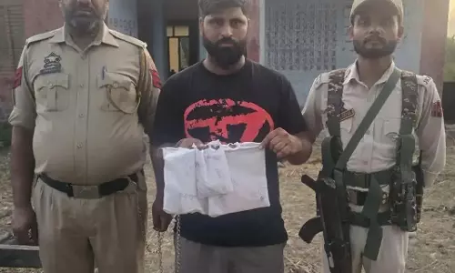 Kathua: हेरोइन के साथ तीन तस्कर गिरफ्तार, नशा कारोबार पर बड़ी कार्रवाई Kathua: हेरोइन के साथ तीन तस्कर गिरफ्तार, नशा कारोबार पर बड़ी कार्रवाई