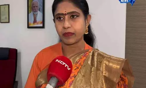 Tamil Nadu विजयधरानी ने बीजेपी छोड़ी, टीवीके में शामिल हुईं Tamil Nadu विजयधरानी ने बीजेपी छोड़ी, टीवीके में शामिल हुईं