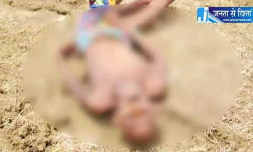रेलवे ट्रैक पर बुजुर्ग की लाश मिली रेलवे ट्रैक पर बुजुर्ग की लाश मिली