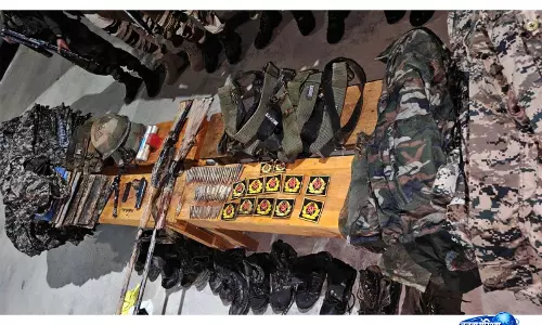 Assam Rifles और पुलिस ने मणिपुर के काकचिंग में युद्ध जैसे सामान का बड़ा जखीरा बरामद किया