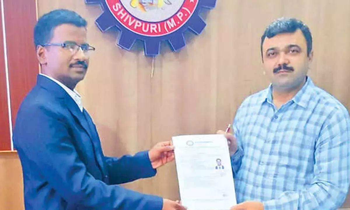 Andhra: वेंकटरत्नम ने पीएचडी हासिल की