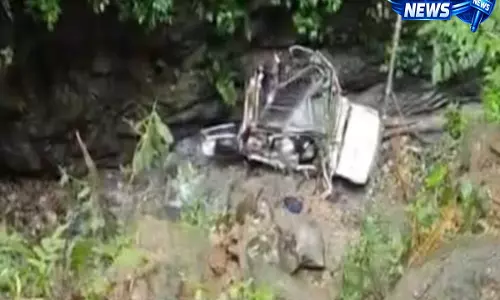 Arunachal Pradesh: ईस्ट कामेंग में वाहन खाई में गिरा, 5 की मौत Arunachal Pradesh: ईस्ट कामेंग में वाहन खाई में गिरा, 5 की मौत