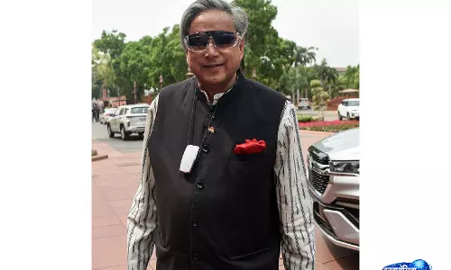Shashi Tharoor ने 21 भारतीय नाविकों को तेज़ी से बचाने के लिए ओमान का शुक्रिया अदा किया Shashi Tharoor ने 21 भारतीय नाविकों को तेज़ी से बचाने के लिए ओमान का शुक्रिया अदा किया