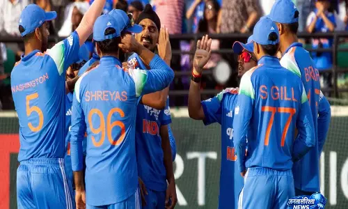 IND vs AFG 1st ODI: शुभमन गिल का शानदार कैच, अफगानिस्तान 182/8 पर ढेर IND vs AFG 1st ODI: शुभमन गिल का शानदार कैच, अफगानिस्तान 182/8 पर ढेर