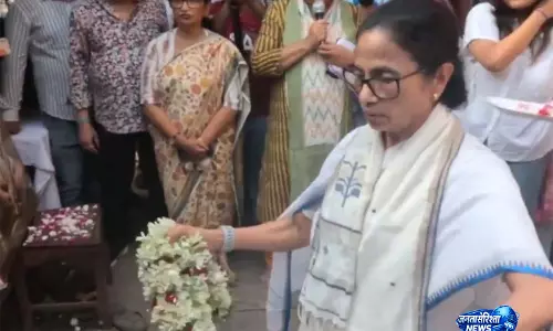 “लोकतंत्र से छेड़छाड़”: कोलकाता में 4000 EVMs जलने पर TMC ने चुनाव आयोग पर उठाए सवाल “लोकतंत्र से छेड़छाड़”: कोलकाता में 4000 EVMs जलने पर TMC ने चुनाव आयोग पर उठाए सवाल