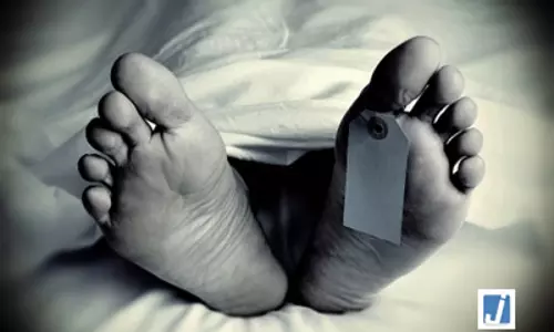 गर्ल्स हॉस्टल में युवती ने लगाई छलांग, अस्पताल में मौत, पारिवारिक विवाद की आशंका गर्ल्स हॉस्टल में युवती ने लगाई छलांग, अस्पताल में मौत, पारिवारिक विवाद की आशंका